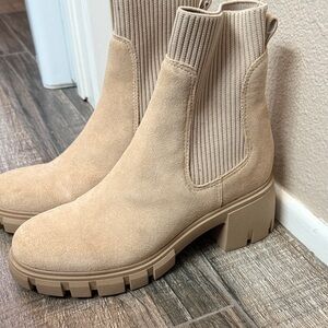 Steve Madden Beige Suede Chunky Chelsea Boot